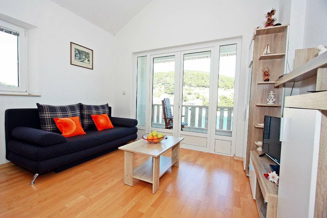 Apartment Nila *