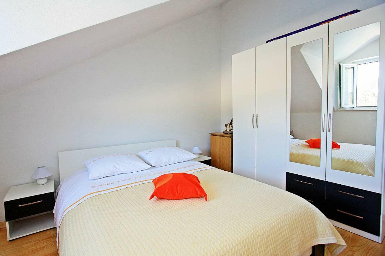 Nila Apartment