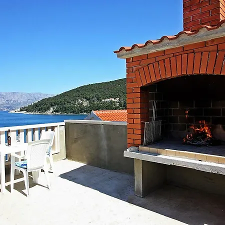 Apartmani Nila Pucisca Exterior photo